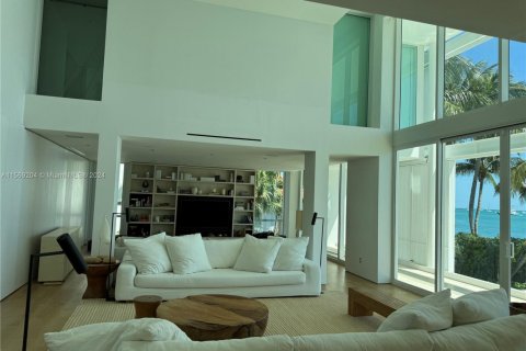 Casa en alquiler en Key Biscayne, Florida, 6 dormitorios, 761.98 m2 № 1933868 - foto 17