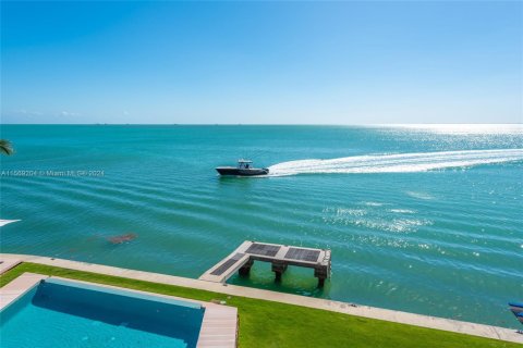 Casa en alquiler en Key Biscayne, Florida, 6 dormitorios, 761.98 m2 № 1933868 - foto 28