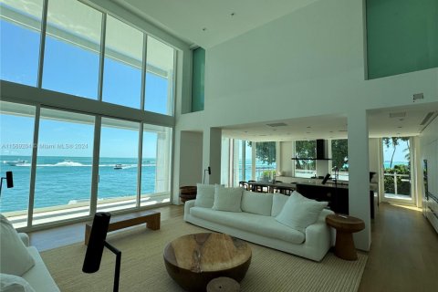 Casa en alquiler en Key Biscayne, Florida, 6 dormitorios, 761.98 m2 № 1933868 - foto 16