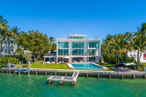 Casa en alquiler en Key Biscayne, Florida, 6 dormitorios, 761.98 m2 № 1933868 - foto 8
