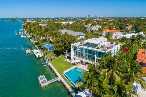 Casa en alquiler en Key Biscayne, Florida, 6 dormitorios, 761.98 m2 № 1933868 - foto 6
