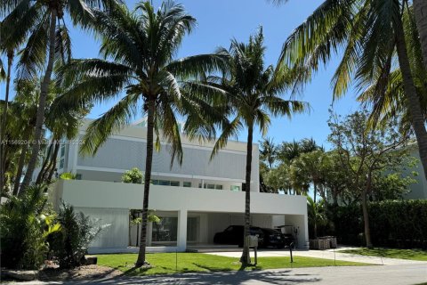 Casa en alquiler en Key Biscayne, Florida, 6 dormitorios, 761.98 m2 № 1933868 - foto 11