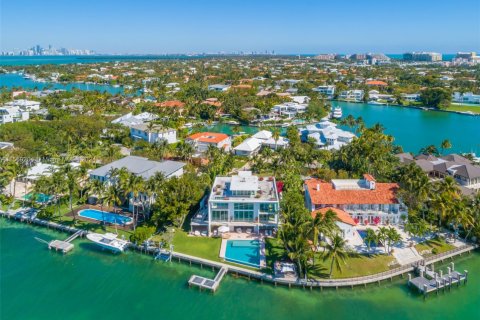 Casa en alquiler en Key Biscayne, Florida, 6 dormitorios, 761.98 m2 № 1933868 - foto 3