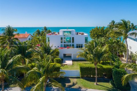 Casa en alquiler en Key Biscayne, Florida, 6 dormitorios, 761.98 m2 № 1933868 - foto 7