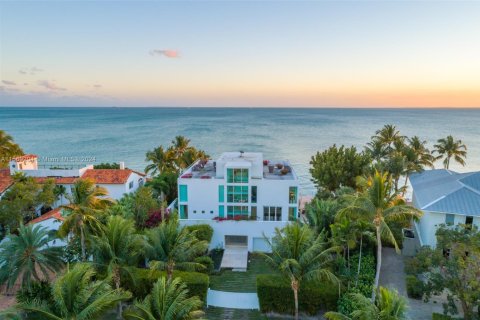 Casa en alquiler en Key Biscayne, Florida, 6 dormitorios, 761.98 m2 № 1933868 - foto 10