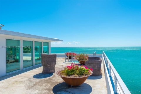 Casa en alquiler en Key Biscayne, Florida, 6 dormitorios, 761.98 m2 № 1933868 - foto 23