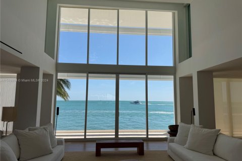 Casa en alquiler en Key Biscayne, Florida, 6 dormitorios, 761.98 m2 № 1933868 - foto 15