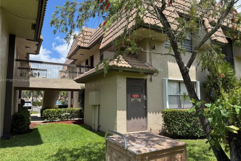 Condo in Coral Springs, Florida, 2 bedrooms  № 1701772 - photo 21