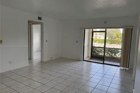 Condo in Coral Springs, Florida, 2 bedrooms  № 1701772 - photo 3
