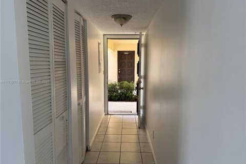 Condo in Coral Springs, Florida, 2 bedrooms  № 1701772 - photo 4