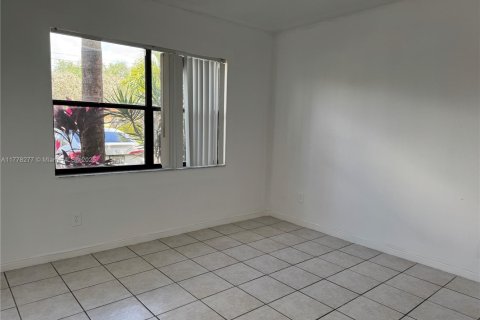 Condo in Coral Springs, Florida, 2 bedrooms  № 1701772 - photo 7