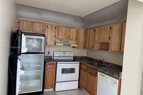 Condo in Coral Springs, Florida, 2 bedrooms  № 1701772 - photo 5