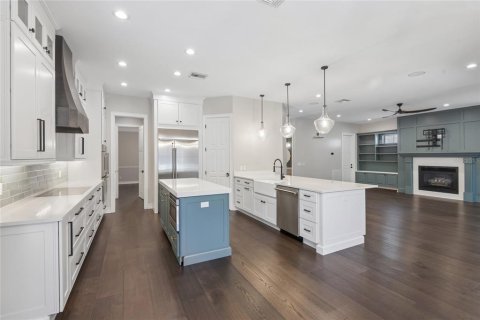 Villa ou maison à vendre à Tampa, Floride: 5 chambres, 465.07 m2 № 2209536 - photo 3