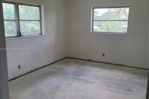 Condo in Margate, Florida, 2 bedrooms № 2060146 - photo 3