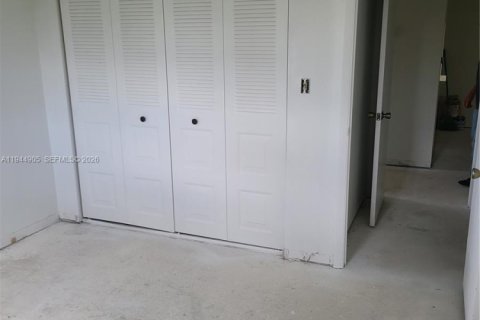 Condo in Margate, Florida, 2 bedrooms № 2060146 - photo 7