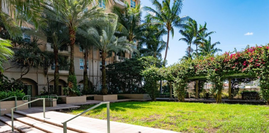 Condo in West Palm Beach, Florida, 2 bedrooms  № 1168598