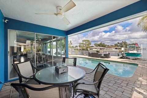 Casa en venta en Saint Petersburg, Florida, 4 dormitorios, 220.09 m2 № 2386147 - foto 28