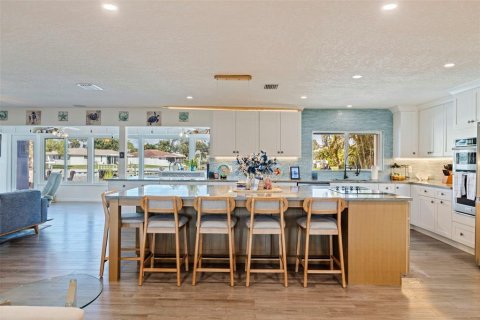 Casa en venta en Saint Petersburg, Florida, 4 dormitorios, 220.09 m2 № 2386147 - foto 10