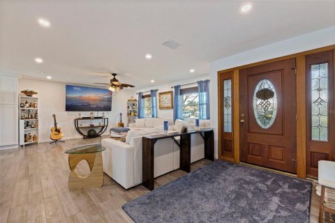 Casa en venta en Saint Petersburg, Florida, 4 dormitorios, 220.09 m2 № 2386147 - foto 5