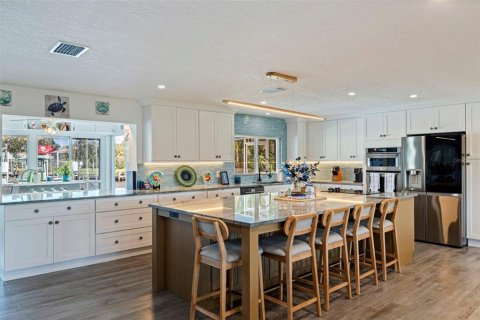 Casa en venta en Saint Petersburg, Florida, 4 dormitorios, 220.09 m2 № 2386147 - foto 9