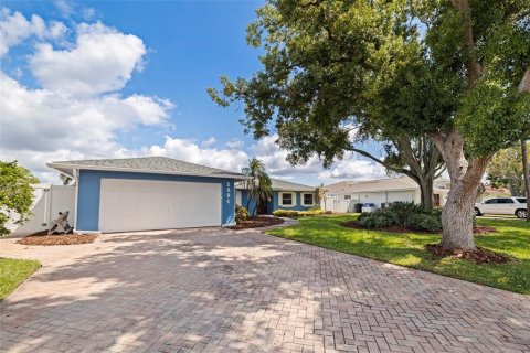 Casa en venta en Saint Petersburg, Florida, 4 dormitorios, 220.09 m2 № 2386147 - foto 4