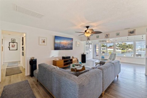 Casa en venta en Saint Petersburg, Florida, 4 dormitorios, 220.09 m2 № 2386147 - foto 14