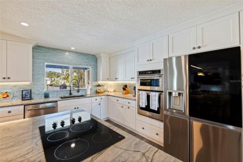 Casa en venta en Saint Petersburg, Florida, 4 dormitorios, 220.09 m2 № 2386147 - foto 11