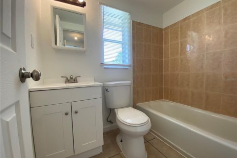 Apartamento en alquiler en Punta Gorda, Florida, 2 dormitorios, 70.23 m2 № 1793736 - foto 3