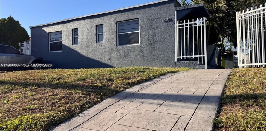 Apartment in Miami, Florida 2 bedrooms, 90.67 sq.m. № 2021828