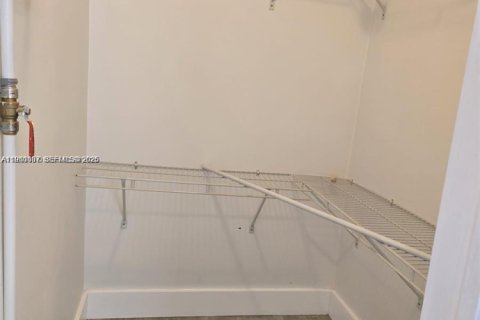 Apartment in Miami, Florida 2 bedrooms, 90.67 sq.m. № 2021828 - photo 2