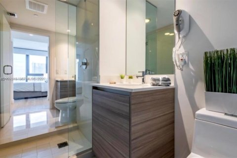 Condo in Miami, Florida, 1 bedroom  № 2264210 - photo 6