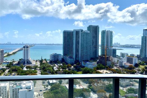 Condo in Miami, Florida, 1 bedroom  № 2264210 - photo 2
