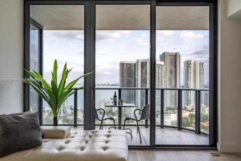 Condo in Miami, Florida, 1 bedroom  № 2264210 - photo 7