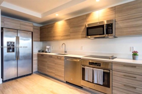 Condo in Miami, Florida, 1 bedroom  № 2264210 - photo 9