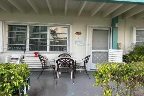 Condominio en alquiler en North Miami Beach, Florida, 1 dormitorio, 63.55 m2 № 2009117 - foto 11