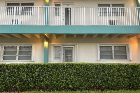 Condominio en North Miami Beach, Florida, 1 dormitorio  № 2009117