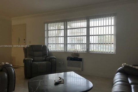 Condominio en alquiler en North Miami Beach, Florida, 1 dormitorio, 63.55 m2 № 2009117 - foto 10