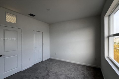 Touwnhouse à louer à Miami, Floride: 3 chambres, 120.77 m2 № 2064397 - photo 20