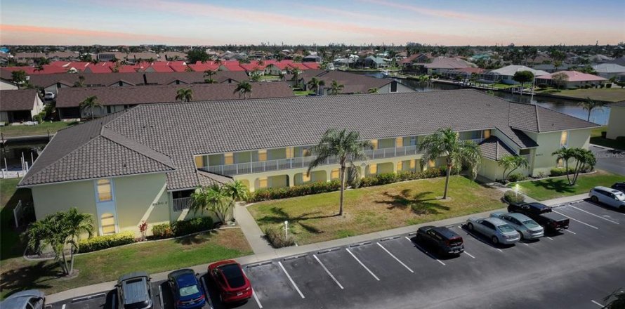Condominio en Punta Gorda, Florida, 3 dormitorios  № 1670657