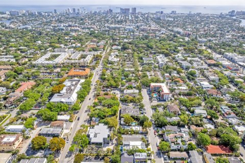 Propiedad comercial en venta en Fort Lauderdale, Florida, 260.96 m2 № 1072582 - foto 1