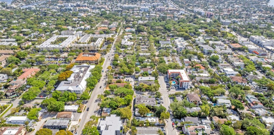 Propiedad comercial en Fort Lauderdale, Florida 260.96 m2 № 1072582