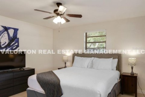 House in Cocoa, Florida 3 bedrooms, 136.85 sq.m. № 884927 - photo 6