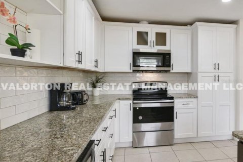 Снять в аренду виллу или дом в Коко, Флорида 2 комнаты, 136.85м2, № 884927 - фото 12