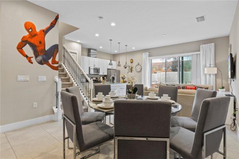 Adosado en venta en Kissimmee, Florida, 6 dormitorios, 262.91 m2 № 1774729 - foto 4