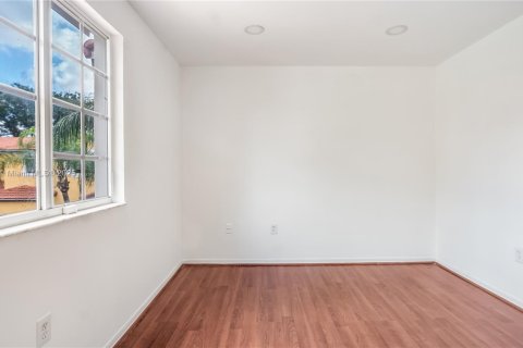 Townhouse in Miramar, Florida 3 bedrooms, 135.82 sq.m. № 1862614 - photo 27