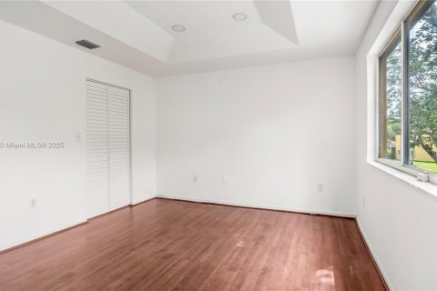 Townhouse in Miramar, Florida 3 bedrooms, 135.82 sq.m. № 1862614 - photo 17