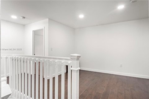 Townhouse in Miramar, Florida 3 bedrooms, 135.82 sq.m. № 1862614 - photo 14
