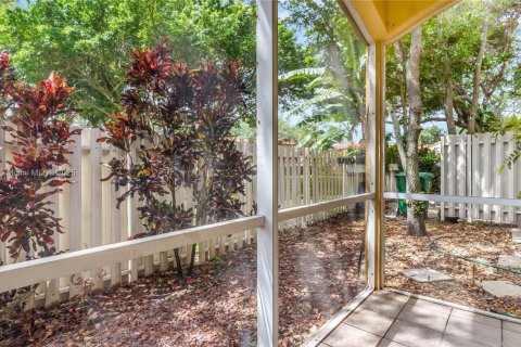 Townhouse in Miramar, Florida 3 bedrooms, 135.82 sq.m. № 1862614 - photo 30