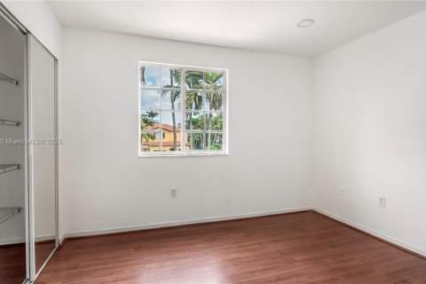 Townhouse in Miramar, Florida 3 bedrooms, 135.82 sq.m. № 1862614 - photo 26