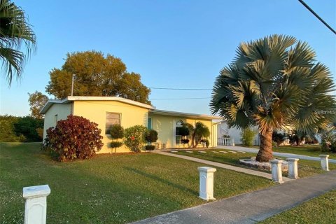 Casa en alquiler en Port Charlotte, Florida, 3 dormitorios, 98.1 m2 № 1684580 - foto 1